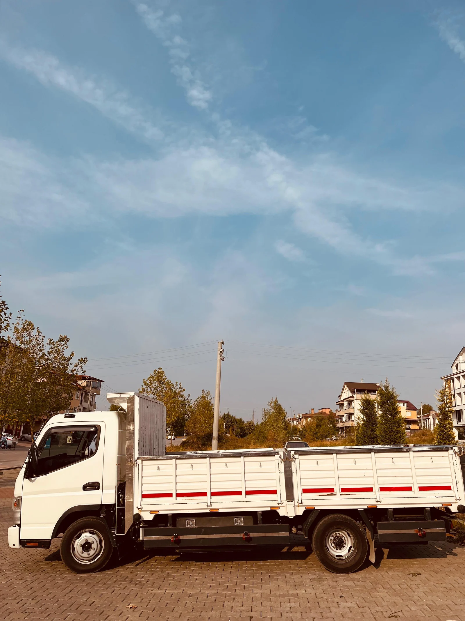 Açık kasa kamyonet, yandan görünüm